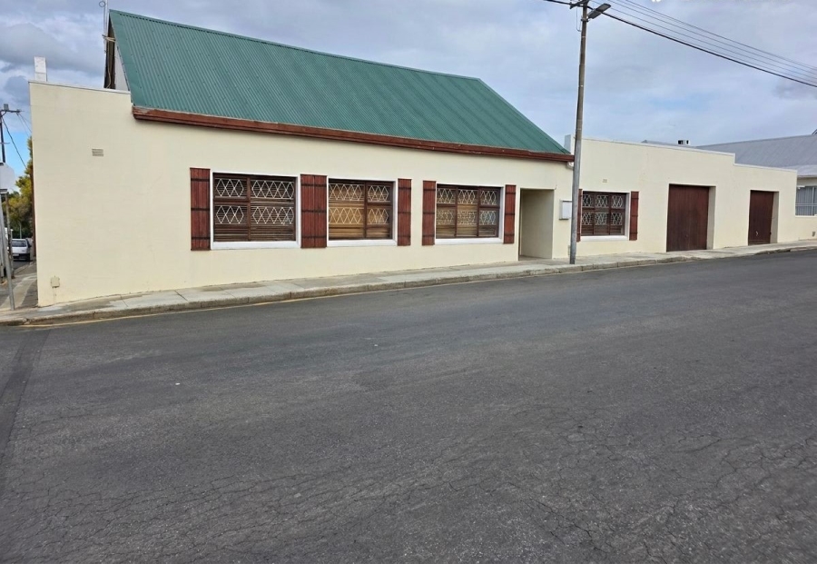 3 Bedroom Property for Sale in Bredasdorp Western Cape